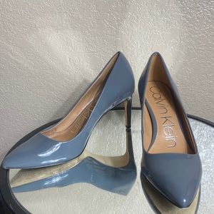 Calvin Klein Kirstin gray pumps 7.5